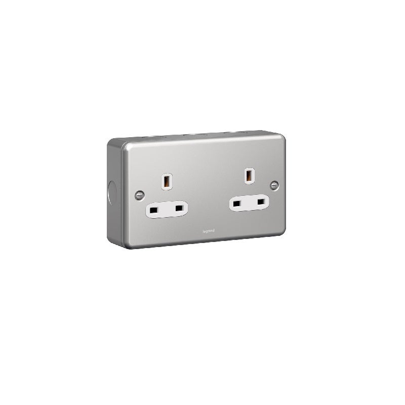 ليجراند - فيش مجوز سينرجي - 13 أمبير - 250 فولت - Metalclad