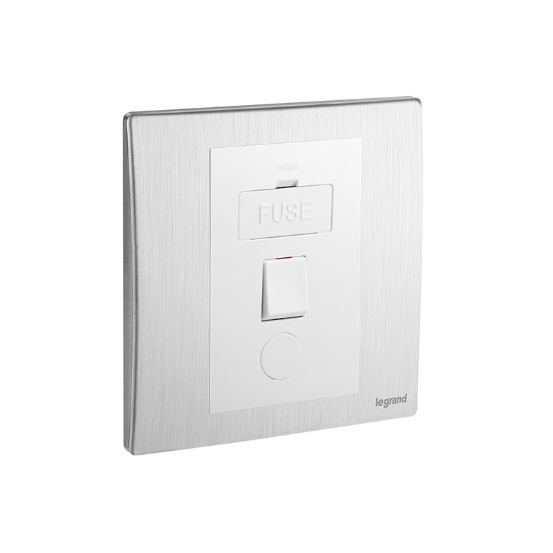 ليجراند - وحدة الاتصال المؤمنة Mallia Senses، مفرد، مفتاح، 13A 250V، مع منفذ سلك، Brushed Aluminium