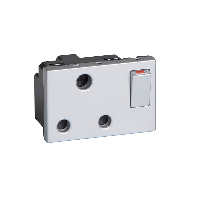 ليجراند مقبس arteor، bs، 15 16a 250v، 2pe switched، 3 موديول، soft aluminum